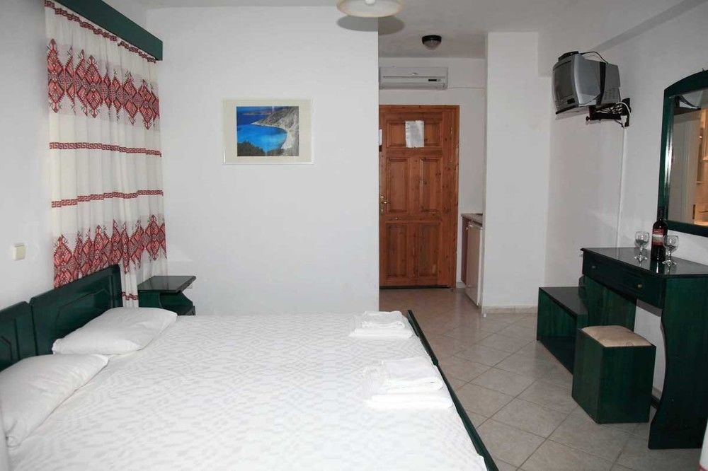La Casa Di Nonna Anna Aparthotel Nikiana Exteriör bild
