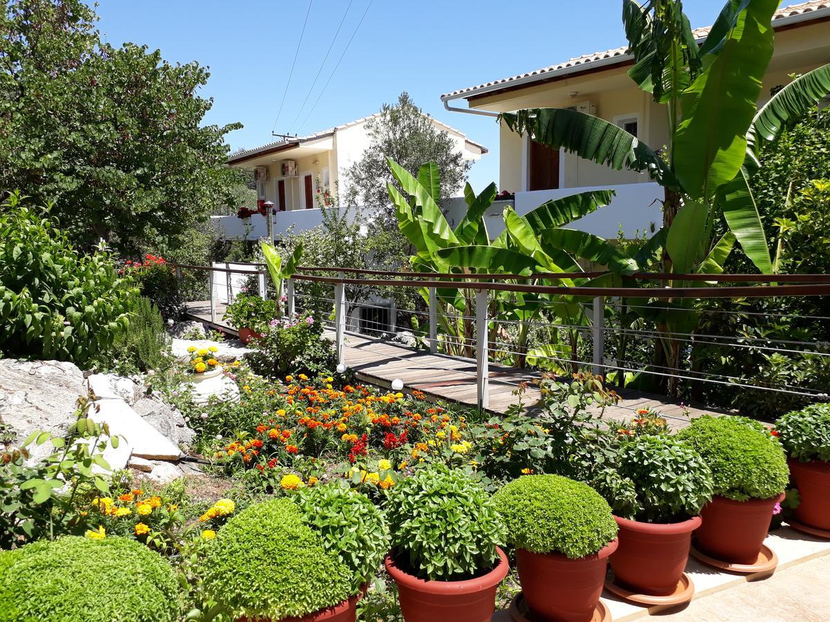 La Casa Di Nonna Anna Aparthotel Nikiana Exteriör bild