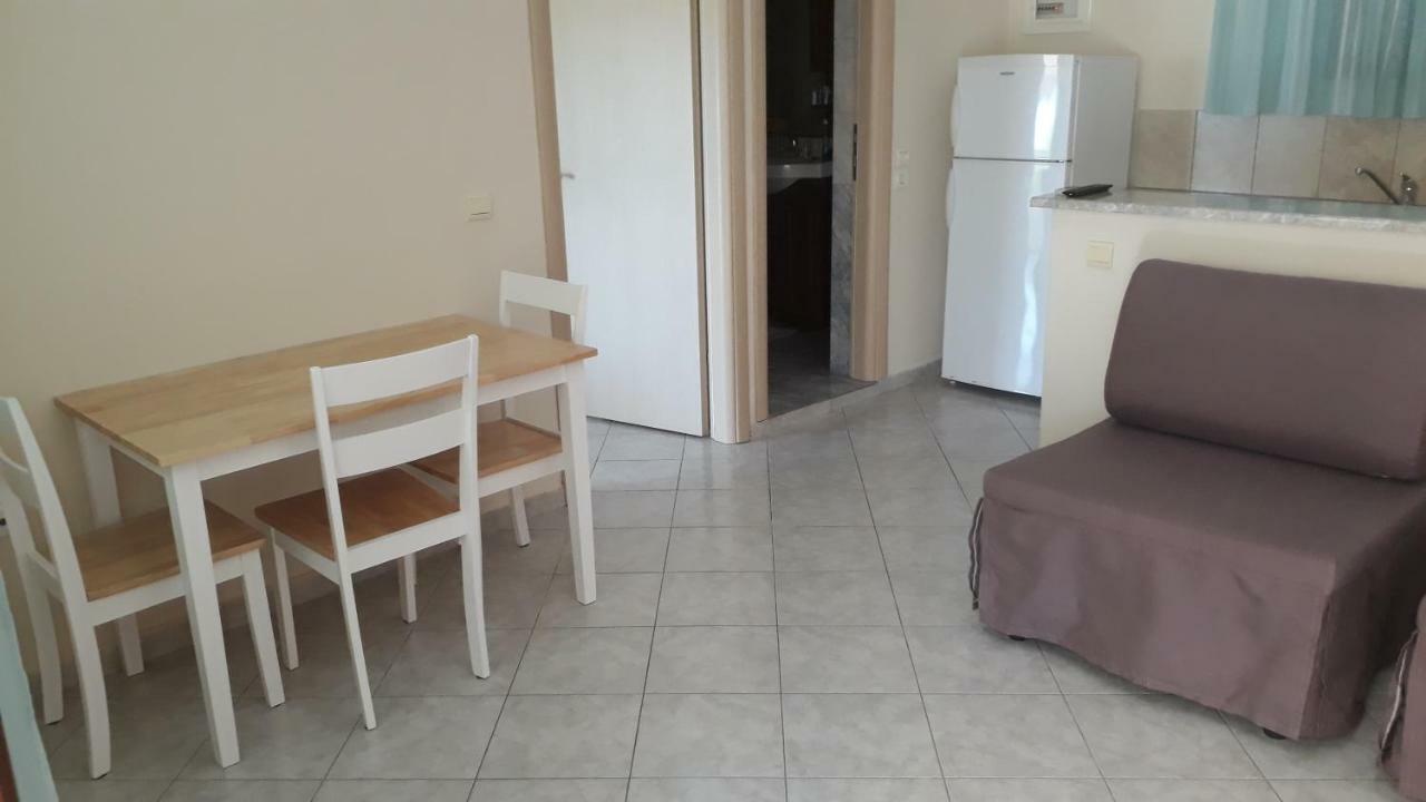 La Casa Di Nonna Anna Aparthotel Nikiana Exteriör bild